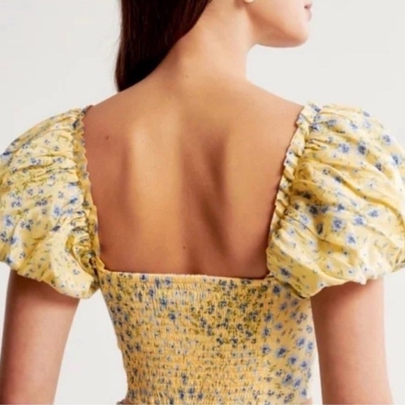 NEW W TAGS Abercrombie Fitch Floral Puff Sleeve Crop Blouse Size Small - Picture 2 of 5